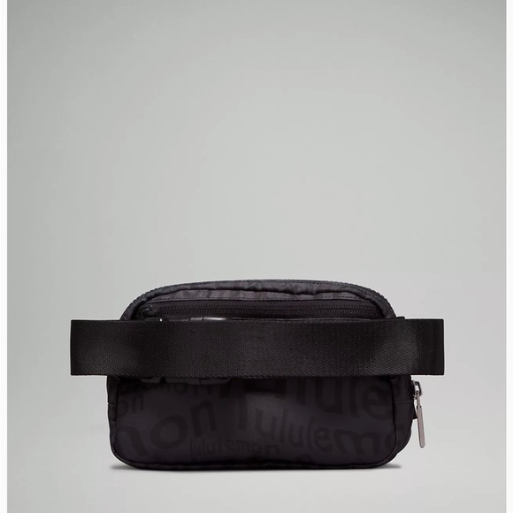 NEW LULULEMON everywhere belt bag - Picture 3 of 8